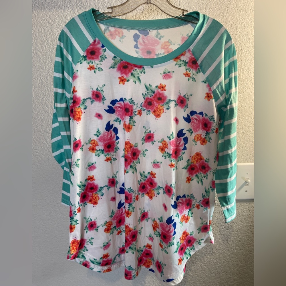Striped and floral 3/4-length top size large